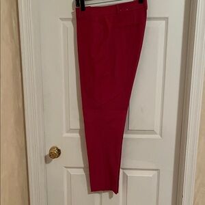Vibrant Raspberry slim leg ankle pant. Size 8L